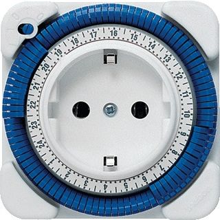 Theben - Schakelklok voor wandcontactdoos 230-volt